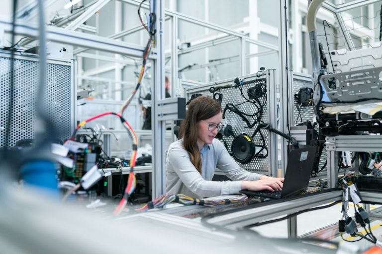SteelSync: Modernizing Manufacturing Supply Chain with real-time LWC